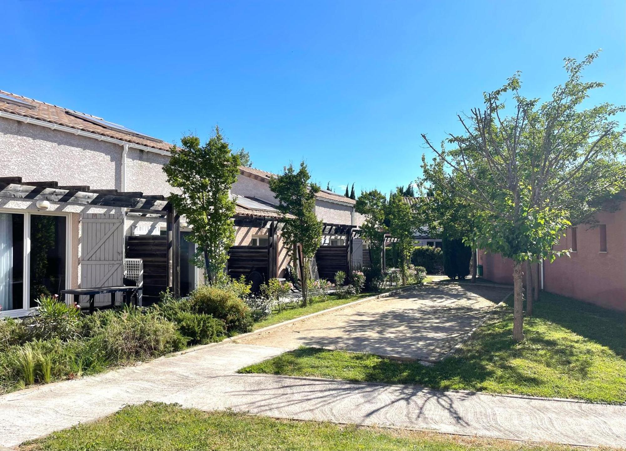 Terres De France - Le Domaine De Bacchus Holiday park 3*