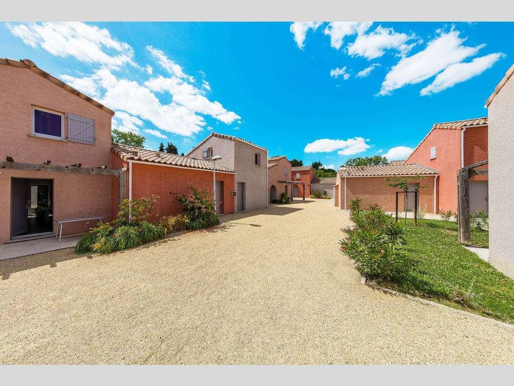 Terres De France - Le Domaine De Bacchus Holiday park 3*